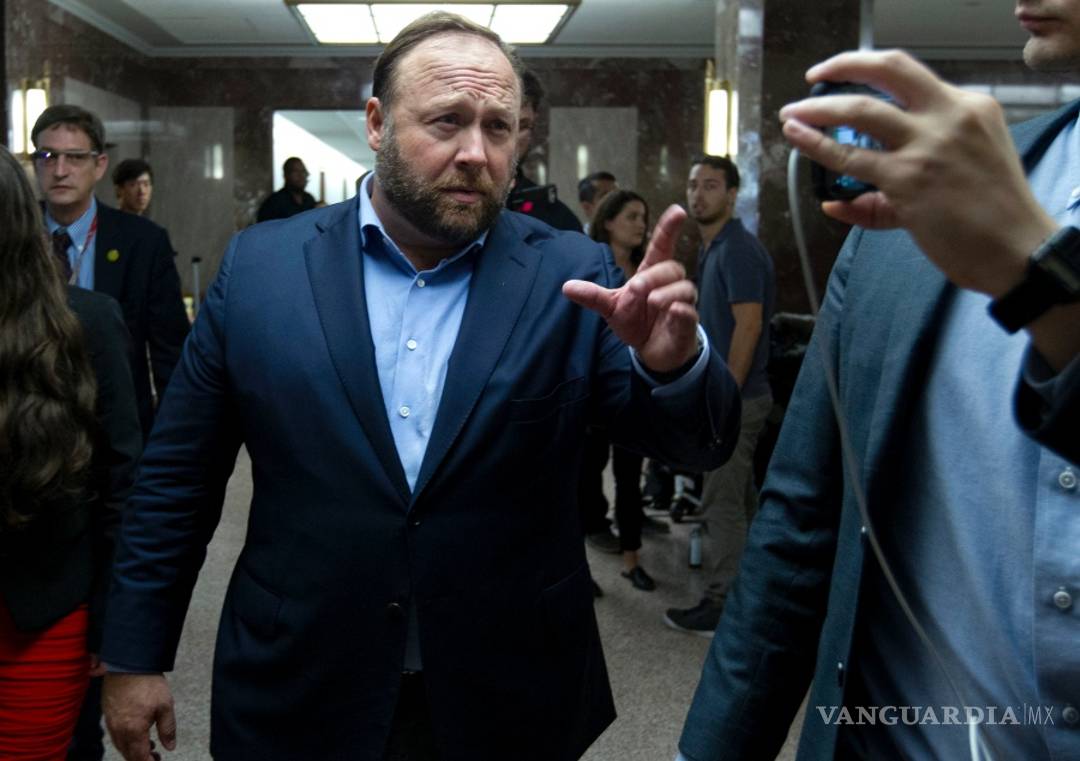 $!Borra Twitter cuenta del conspiracionista de ultraderecha Alex Jones