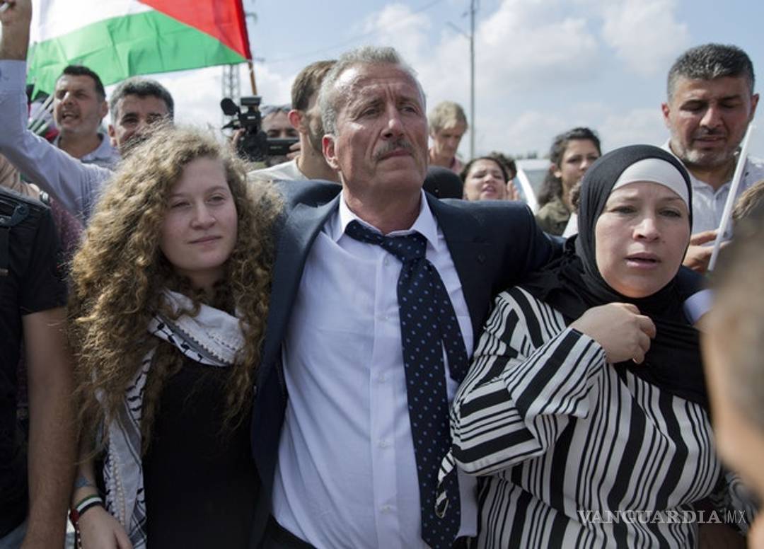 $!Liberan a adolescente palestina encarcelada por golpear a soldado israelí