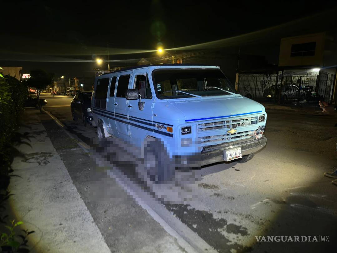 $!El vagón involucrado en el accidente sería llevado al corralón por las autoridades.