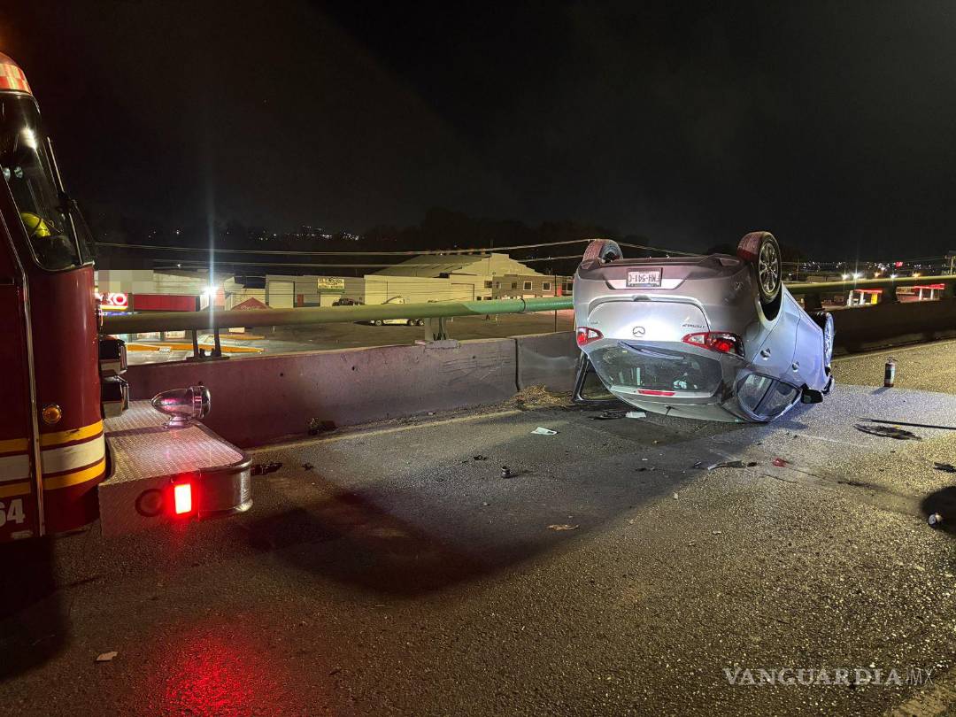 $!Tránsito Municipal cerró el puente para prevenir un segundo accidente mientras se realizaban los procedimientos.