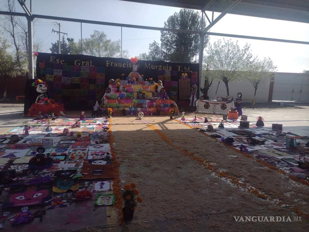 $!¿Ya viste estos altares en Saltillo? Dedicados a familiares, Walt Disney, Juan Gabriel, Cri-Cri y más (Fotos)