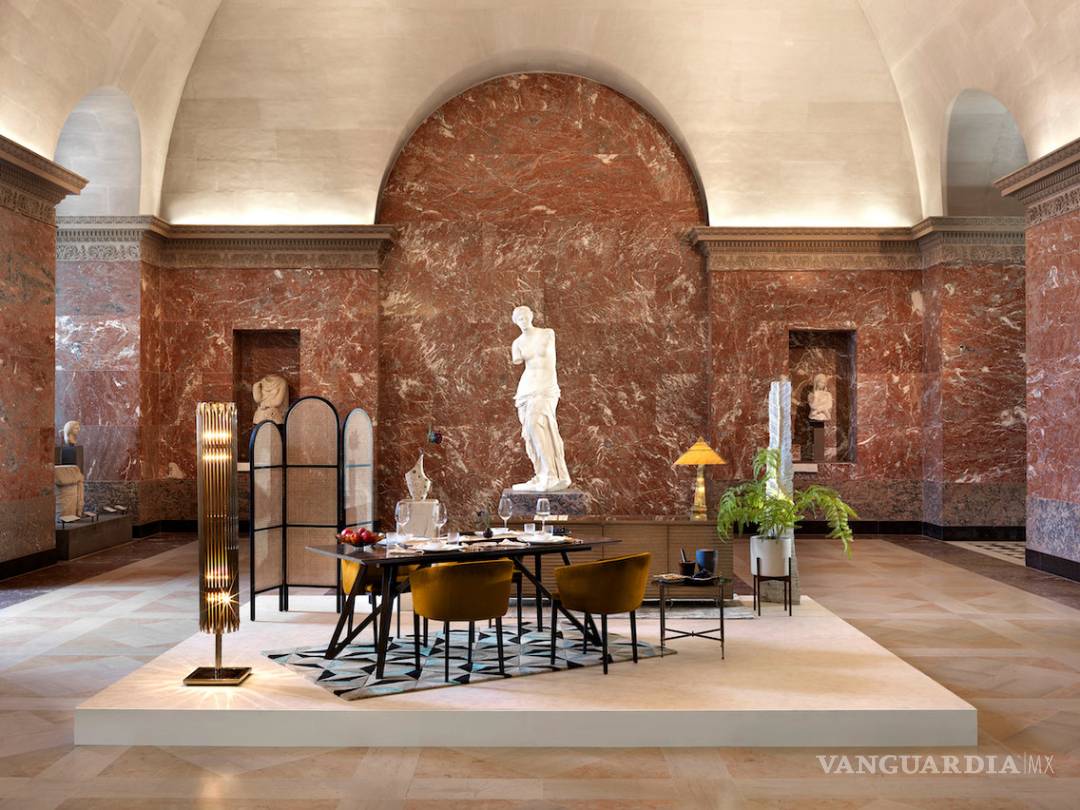 $!Airbnb ofrece a las personas la oportunidad de dormir bajo la emblemática pirámide de cristal en el Louvre de París