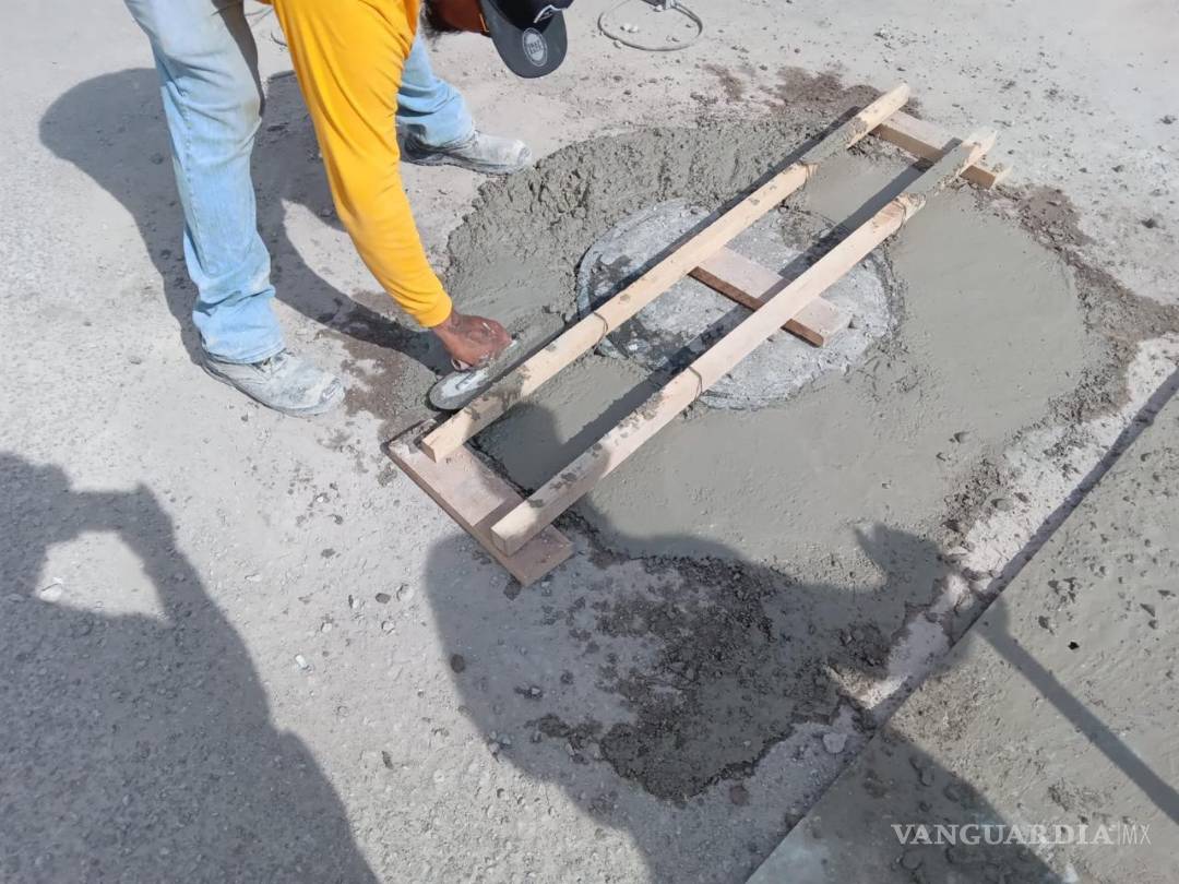 $!Antes de intervenir, se evalúa el estado de cada tapa para determinar si se reutiliza o se reemplaza.