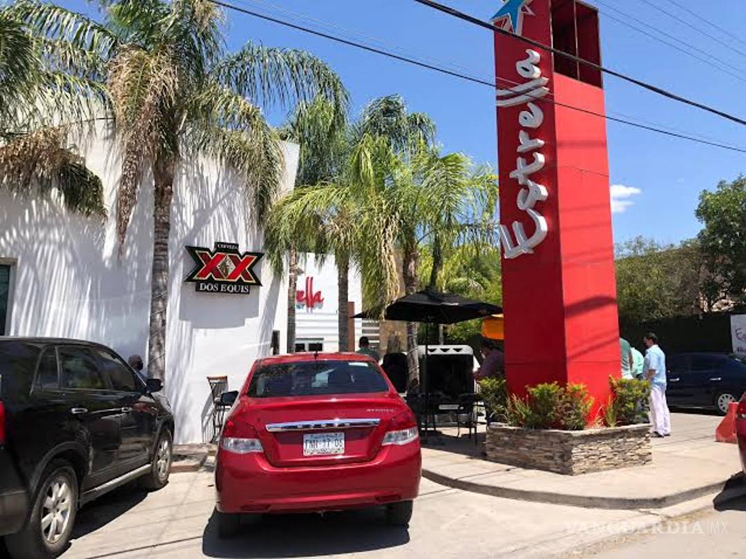 $!Kilométrica fila en puente internacional de Piedras Negras, en día de la madre