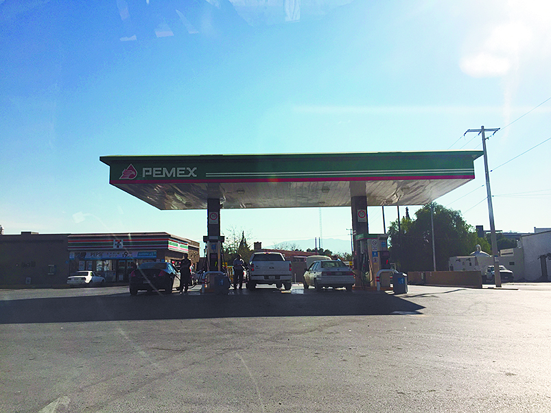 $!Acaba crisis de gasolina en Saltillo
