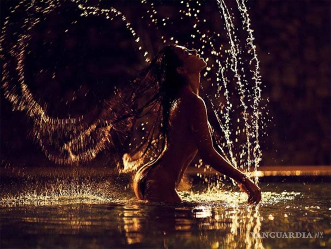 $!Kourtney Kardashian se muestra al desnudo