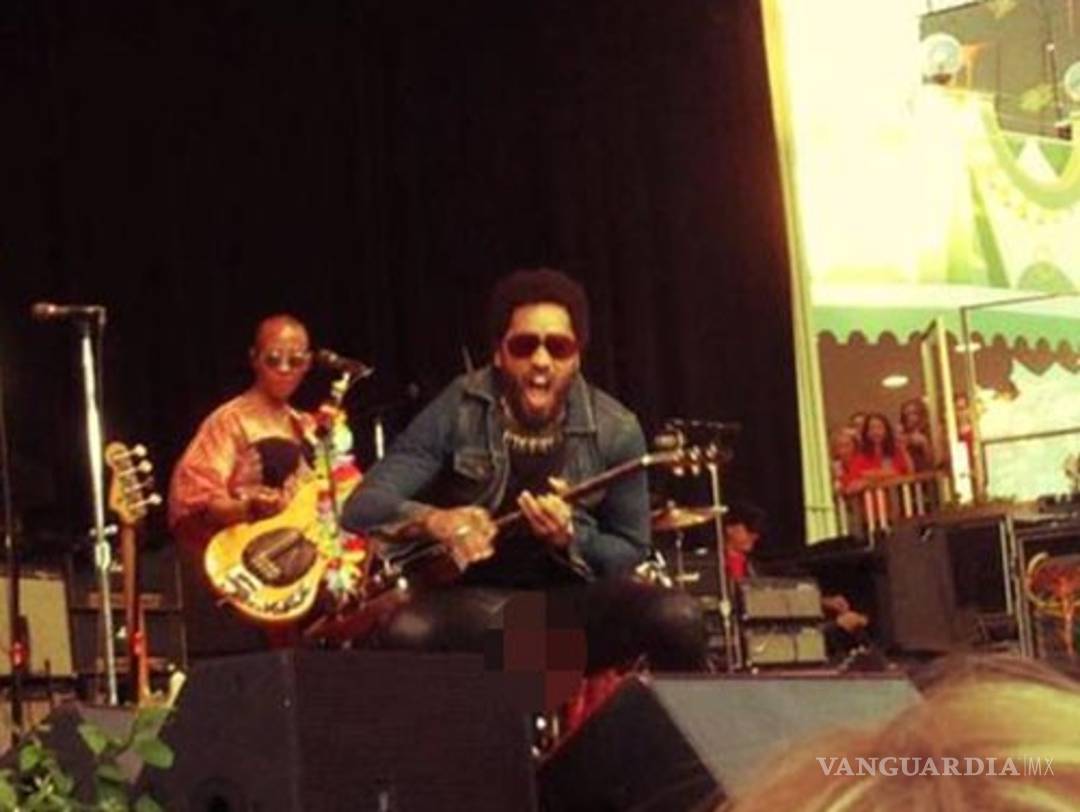 $!Lenny Kravitz habla de cuando se le rompió el pantalón en pleno show