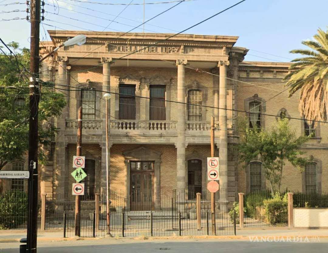 $!Entrada principal de la Escuela Miguel López, por la calle Adalberto E. Guillén.