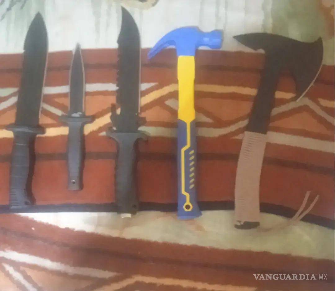 $!El material difundido en TikTok contiene referencias de rechazo hacia las mujeres y fotografías de armas blancas.