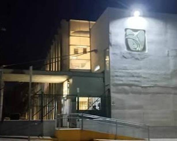 El menor fue trasladado por sus familiares a la Cruz Roja, en un principio.