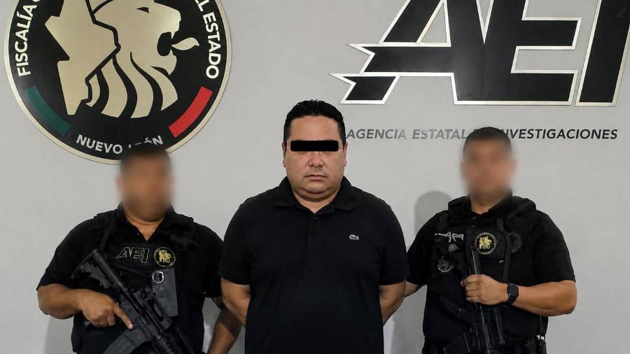 José Antonio De León Fahara, conocido como “El Pepe Fahara”, fue detenido en Monterrey y posteriormente presentado ante la autoridad judicial, que resolvió iniciar el proceso penal en su contra.