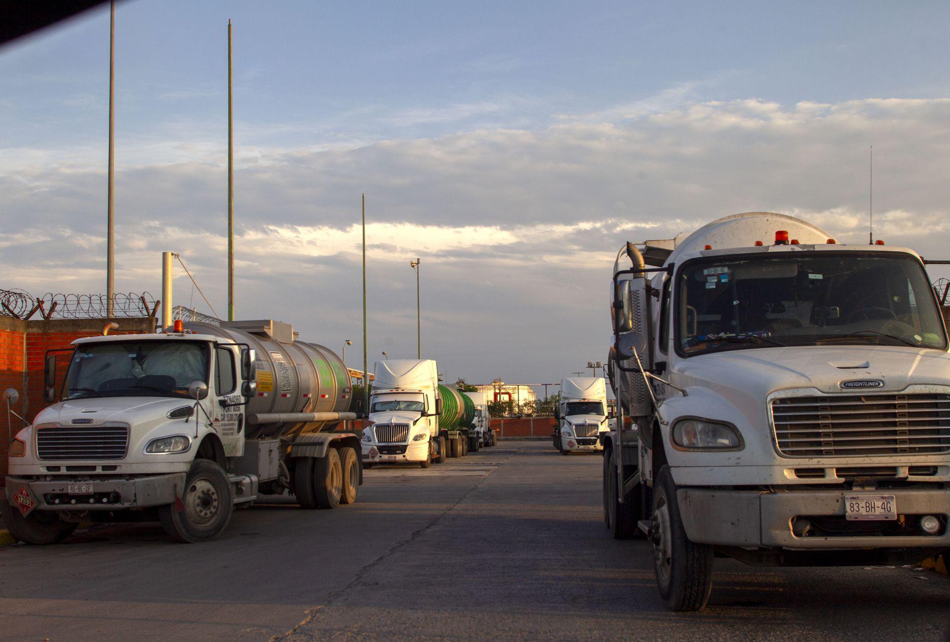 Hallan túnel, catean oficinas y domicilios presuntamente relacionadas con huachicol en Nuevo León