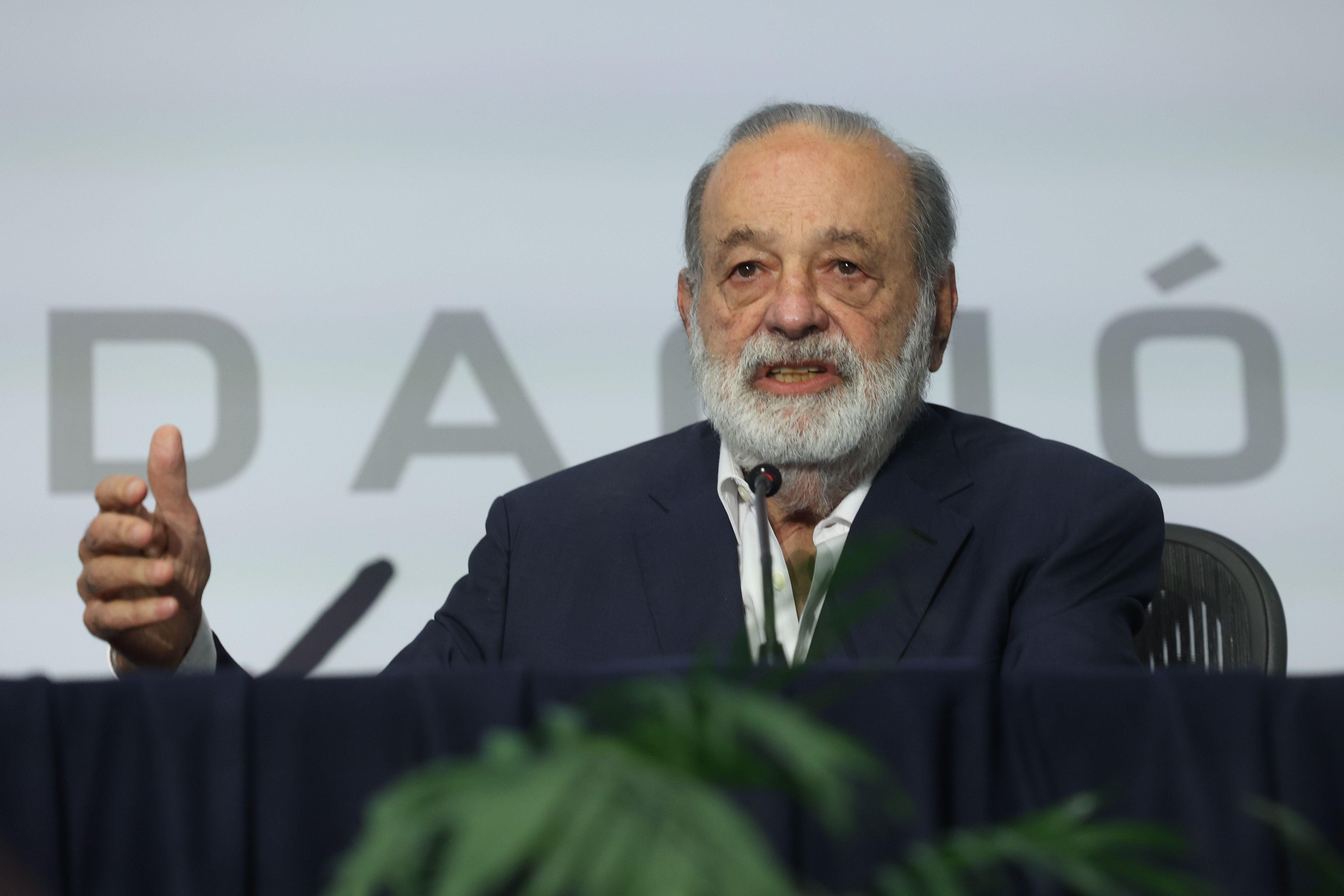 Ve Carlos Slim principales retos para México en baja petrolera y Pemex