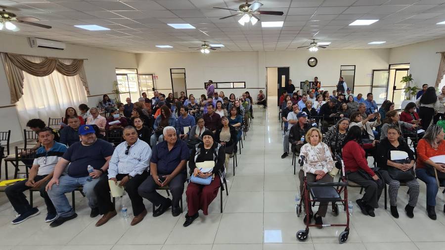 Entregan 110 dictámenes de jubilación a docentes y administrativos en Coahuila.