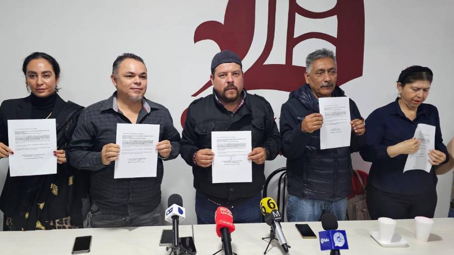 Gerardo Calvillo durante el anuncio de su renuncia definitiva del PT Torreón.