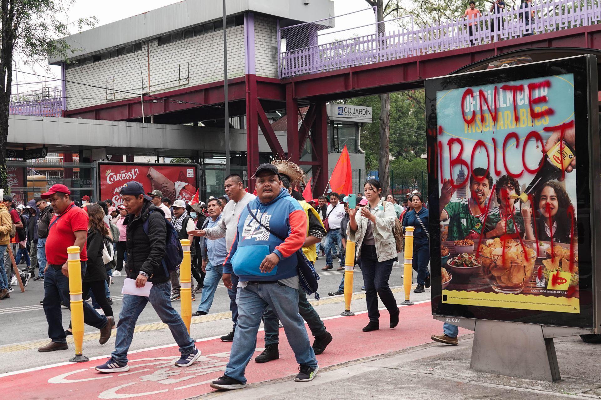 ‘No hay solución, no rueda el balón’ amenaza la CNTE en cont
