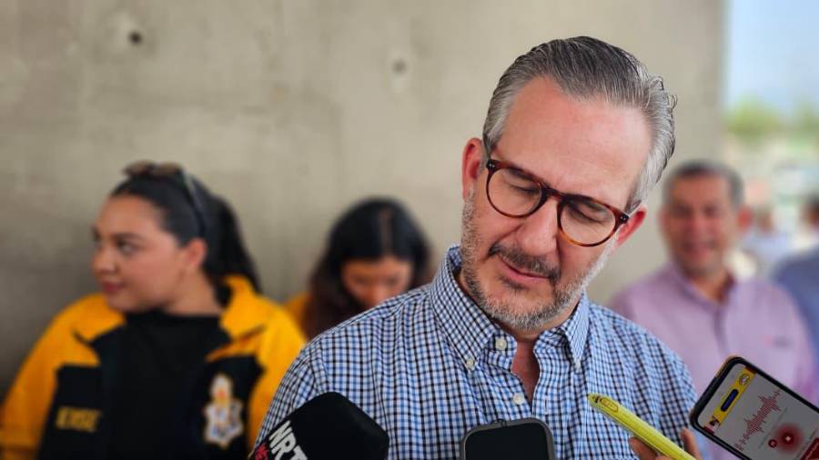 El titular de Educación estatal informó que las estructuras siguen en revisión y sin fecha definida para su reposición.