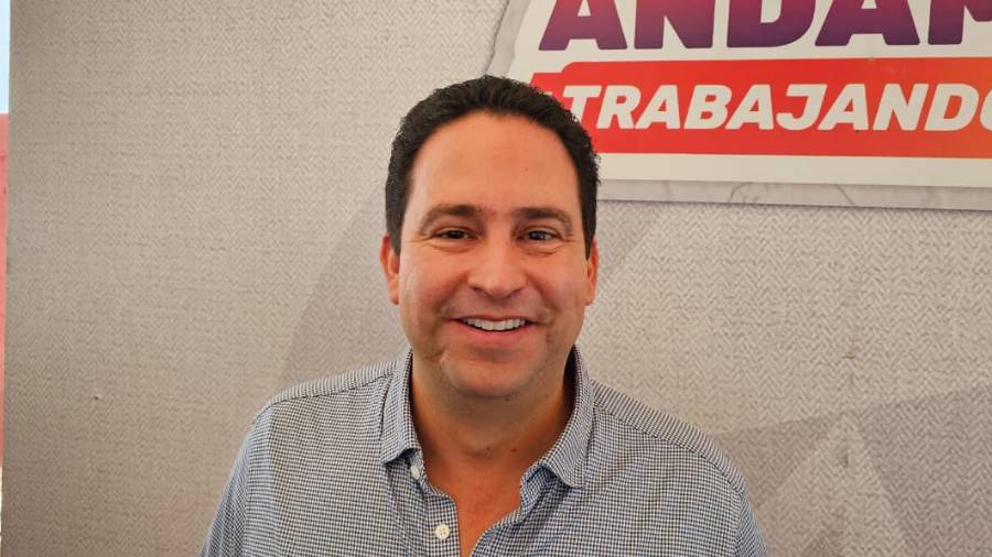 El alcalde Javier Díaz González informó sobre proyectos de pavimentación, drenaje pluvial y mantenimiento urbano para mejorar las condiciones de distintas zonas de Saltillo.