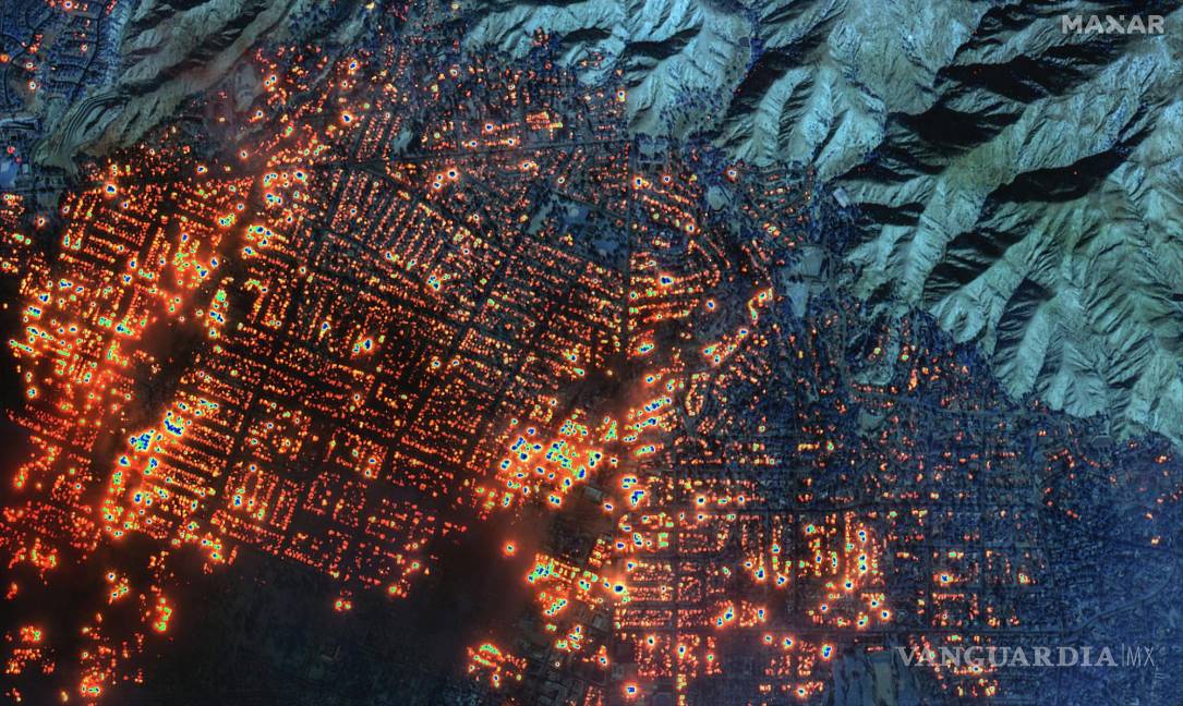 $!Esta imagen satelital proporcionada por Maxar Technologies muestra el incendio de Eaton el miércoles 8 de enero de 2025, en Altadena, California.