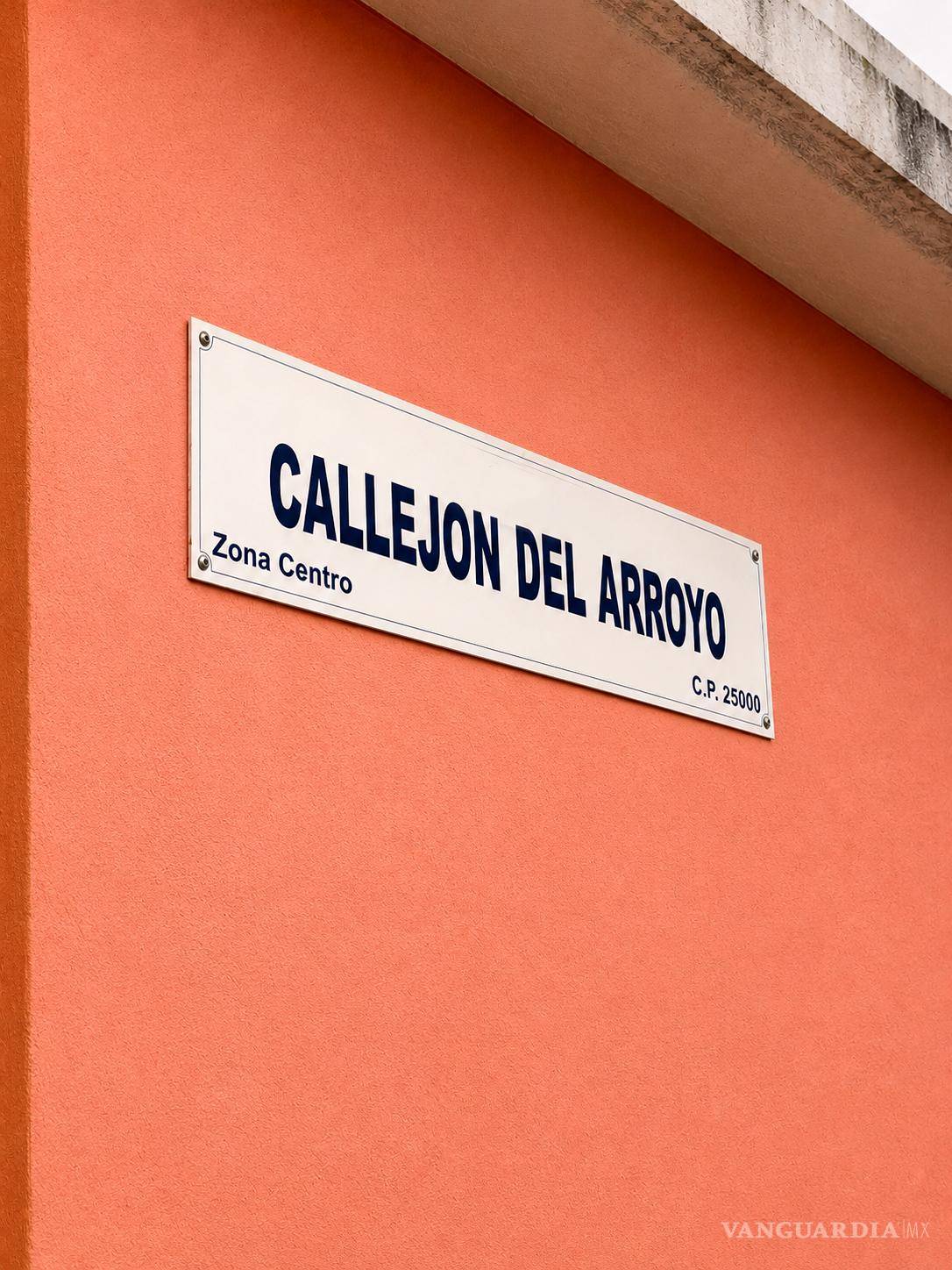 $!Nomenclatura actual del Callejón del Arroyo, el topónimo colonial más antiguo de la ciudad.