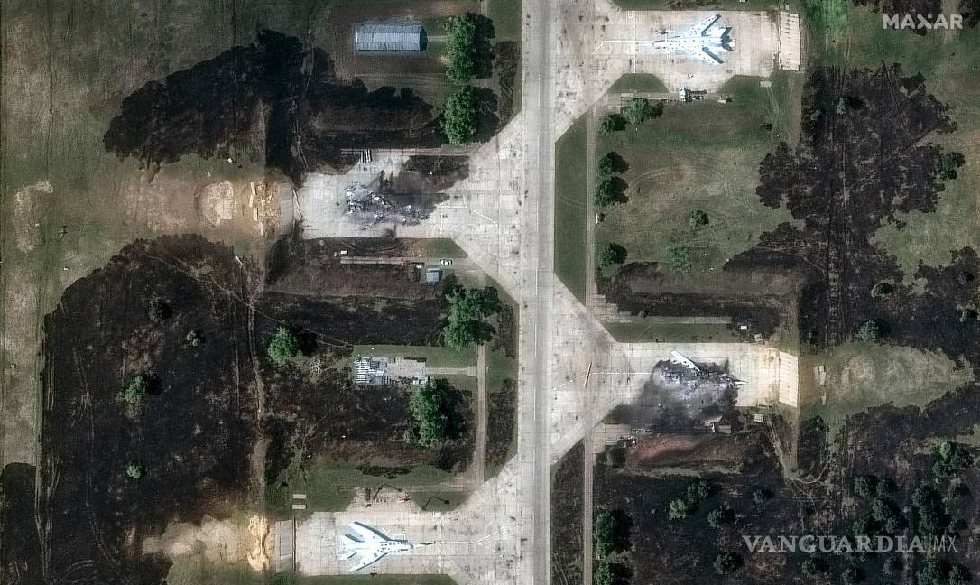 $!Ucrania afirmó que 41 aviones de combate rusos, incluidos bombarderos estratégicos y otros tipos de aviones de combate, fueron destruidos o dañados.