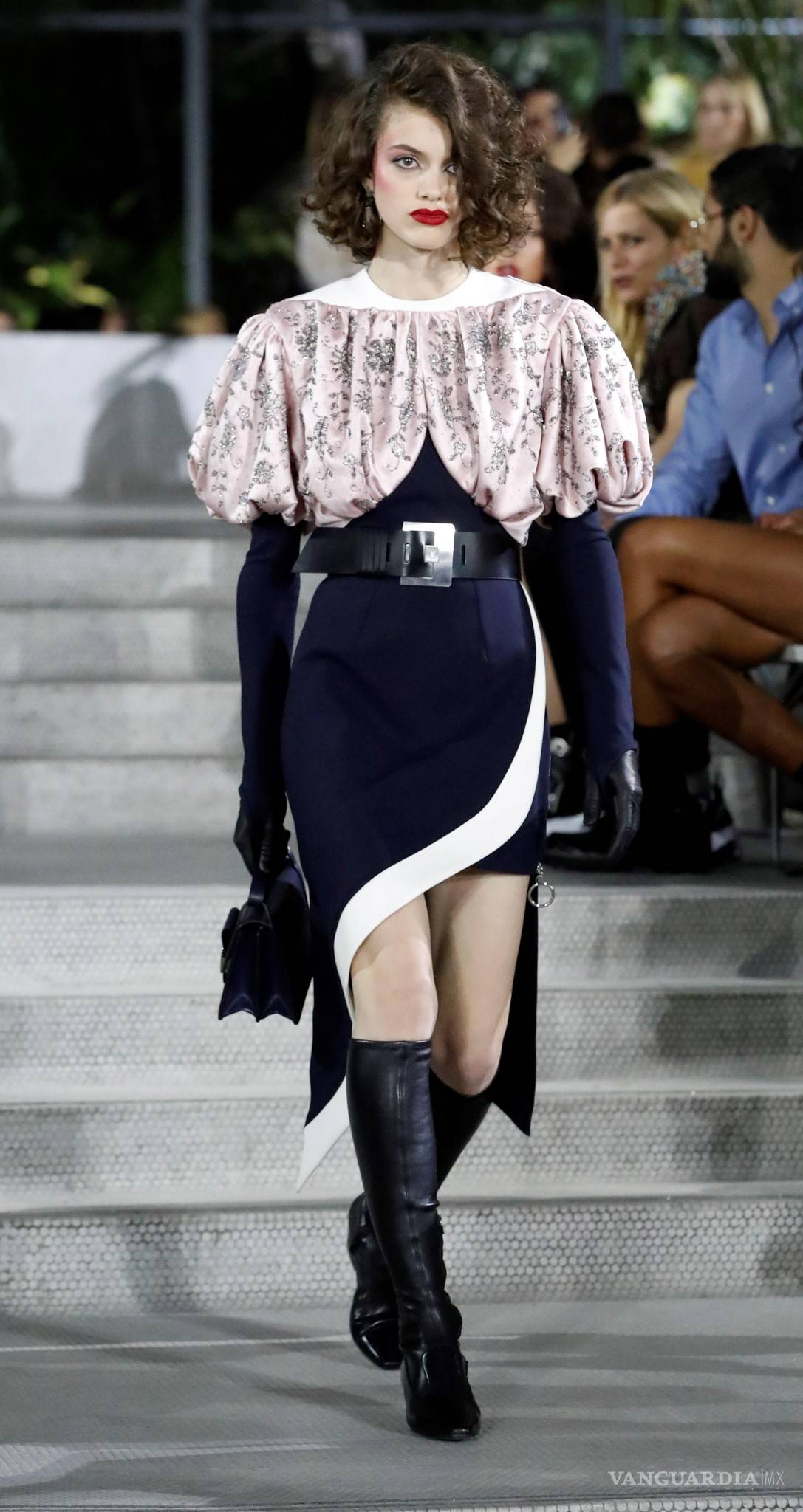 $!Louis Vuitton presenta una ecléctica colección crucero en el aeropuerto JFK