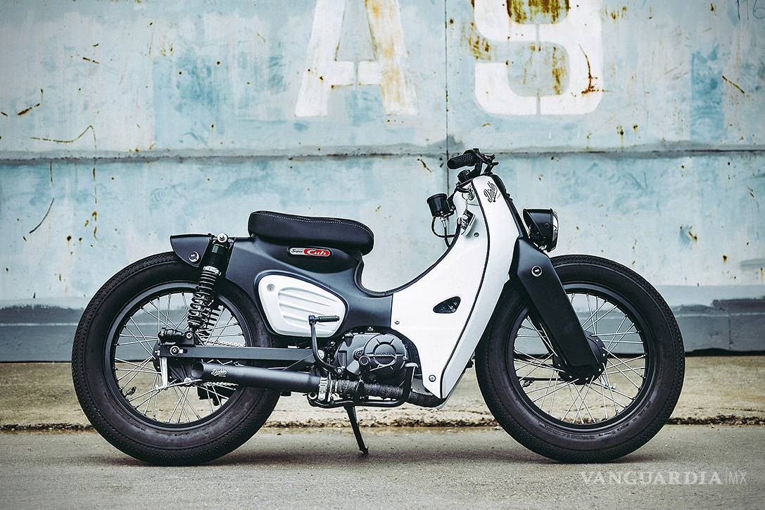 $!Honda Super Power Cub 2018, novedosa moto que guarda el estilo retro