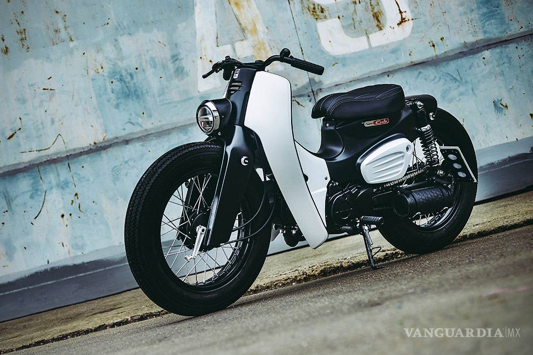 $!Honda Super Power Cub 2018, novedosa moto que guarda el estilo retro