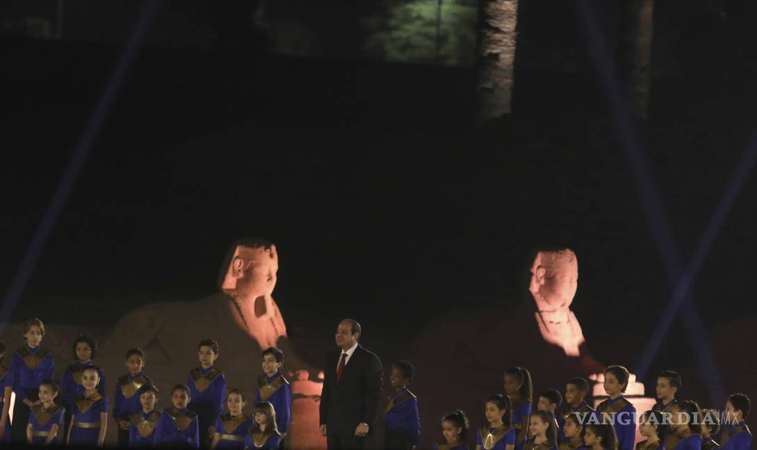 $!El presidente egipcio Abdel Fattah al-Sisi asiste a la ceremonia oficial de reapertura de la Avenida de las Esfinges en Luxor, Egipto. AP/Mohamed El-Shahed
