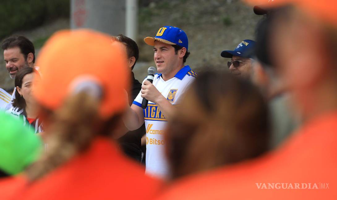 Samuel García reprocha a alcaldes de Nuevo León por desviar recursos a campaña electoral de Coahuila