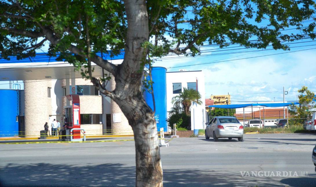 $!Elementos federales inspeccionan instalaciones de servicio en Torreón.