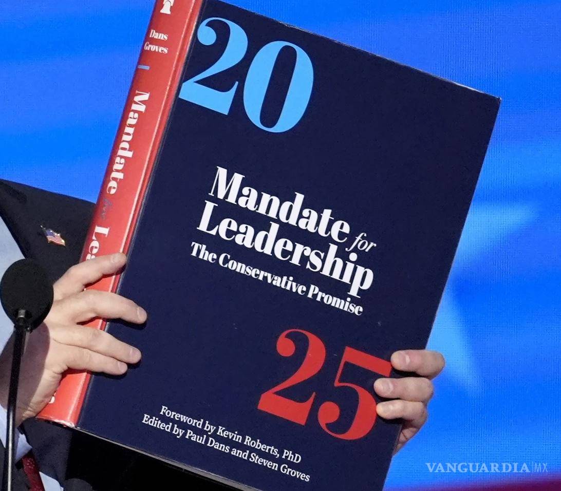 $!En el Proyecto 2025, Vought dice que el director de la OMB “debería presentar un objetivo fiscal al presidente temprano en el proceso de desarrollo del presupuesto”.