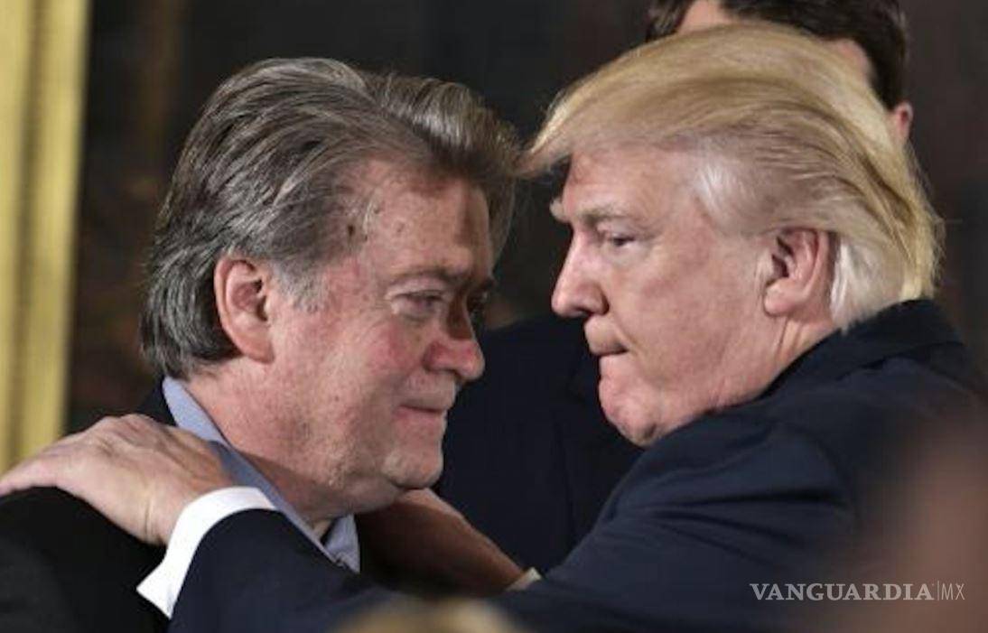 $!Bannon había argumentado inicialmente que su testimonio estaba protegido por la alegación de privilegio ejecutivo de parte de Trump, pero el panel de la Cámara de Representantes.