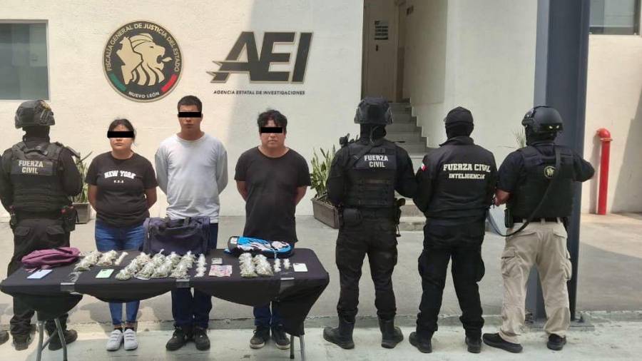 Los sospechosos detenidos en Pesquería fueron identificados como: Eustacio “N”, de 24 años; Alex “N”, de 38 años y Yajaira “N”, de 21 años.