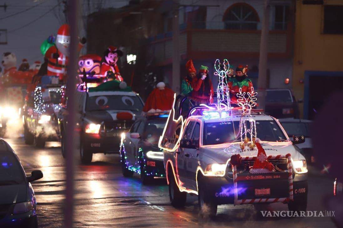 $!Serán 18 los vehículos entre patrullas y camiones de bomberos los que desfilarán por las principales calles de la ciudad.