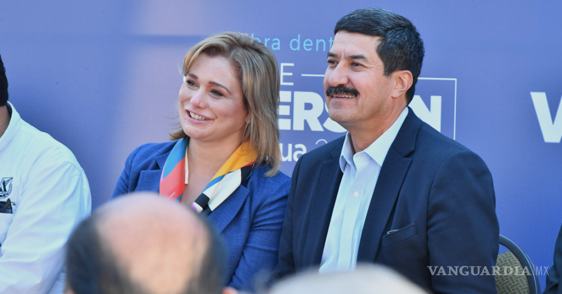 $!María Eugenia Campos, gobernadora electa, junto a Javier Corral, gobernador saliente