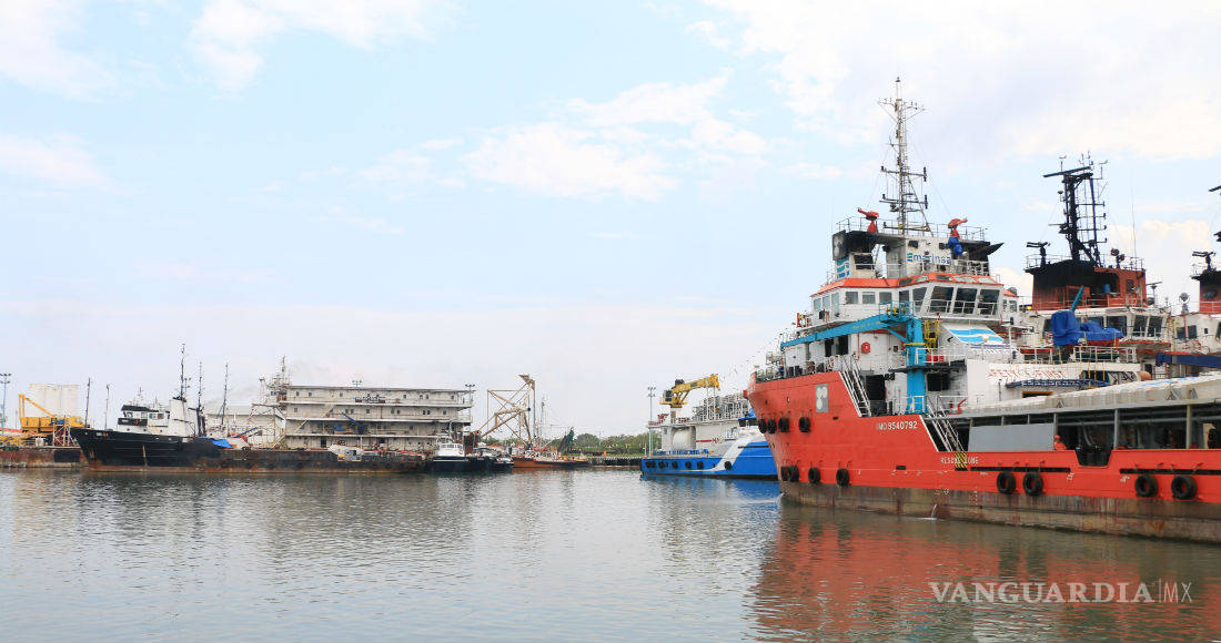 $!Aseguran buques con 800 mil litros de 'huachicol' en Dos Bocas
