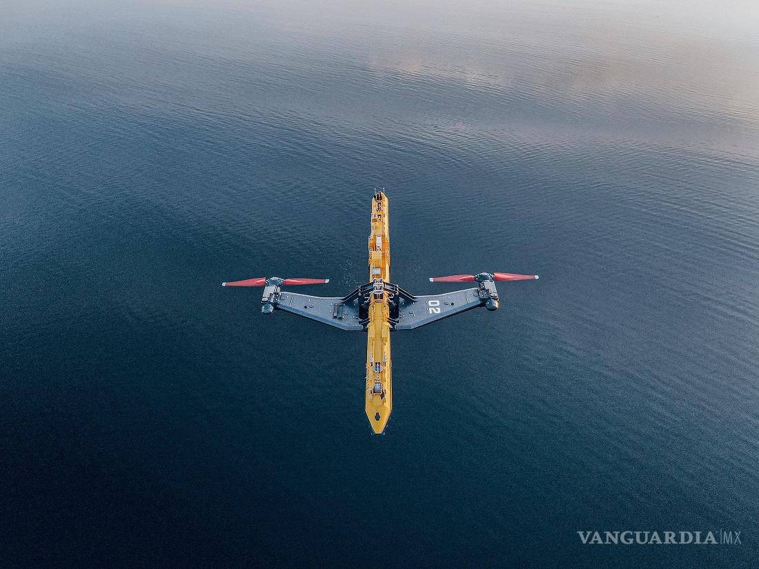 $!Planta mareomotriz flotante O2, con las turbinas elevadas. EFE/Daniel Galilea/Orbital Marine Power