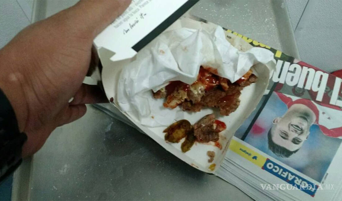 $!Clausuran McDonald's por supuesta cabeza de rata en hamburguesa