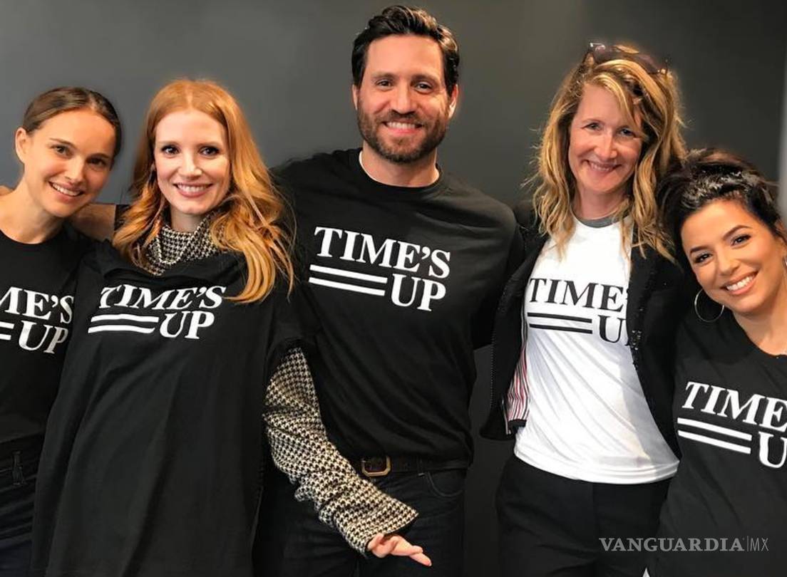 $!Se burlan de Emma Watson por falta de ortografía en tatuaje y ella les calla la boca