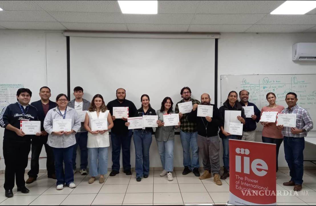 $!Docentes de Saltillo, Monclova, Nuevo León y Torreón acudieron a la capacitación, realizada en el Centro de Información “Federico Berrueto Ramón”.