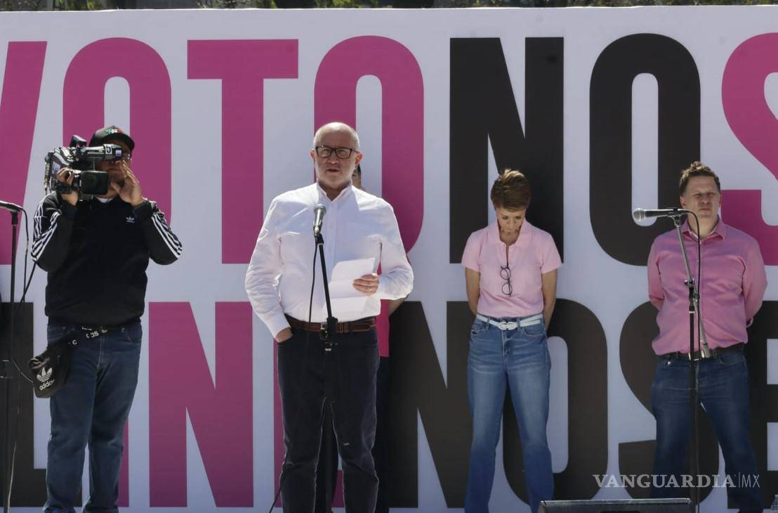 $!‘Mi voto no se toca’: ciudadanos, políticos y organizaciones marchan para defender al INE