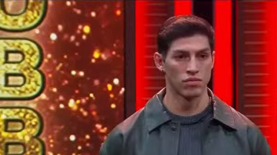Robbie Mora por decisión del público deja “La Casa de los Famosos 4” de Telemundo.