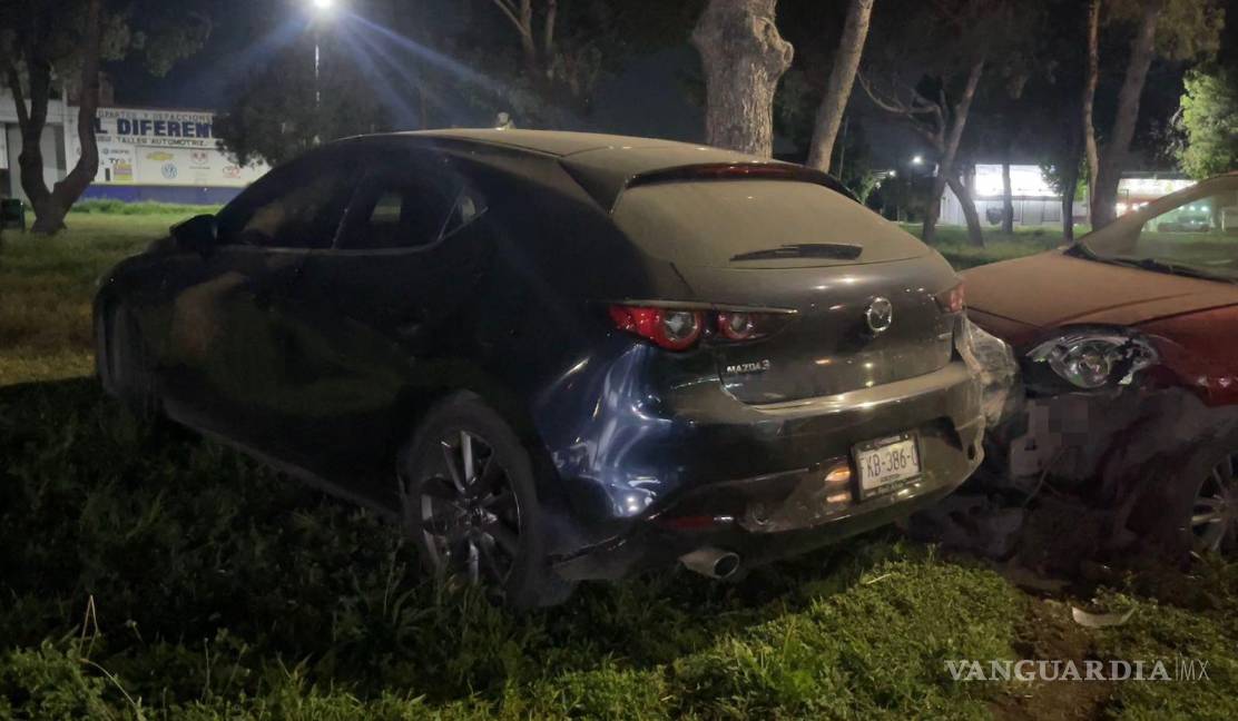$!El conductor del Fiat habría invadido el carril sin precaución al intentar incorporarse.