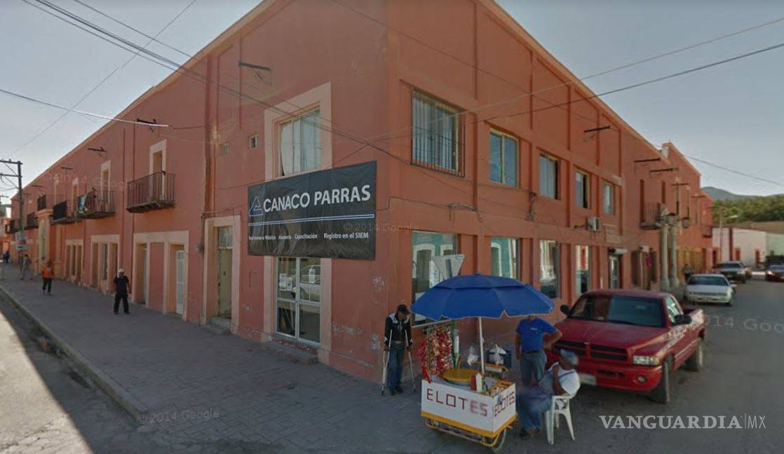 $!Desalojan edificio que vendió alcalde de Parras, Coahuila