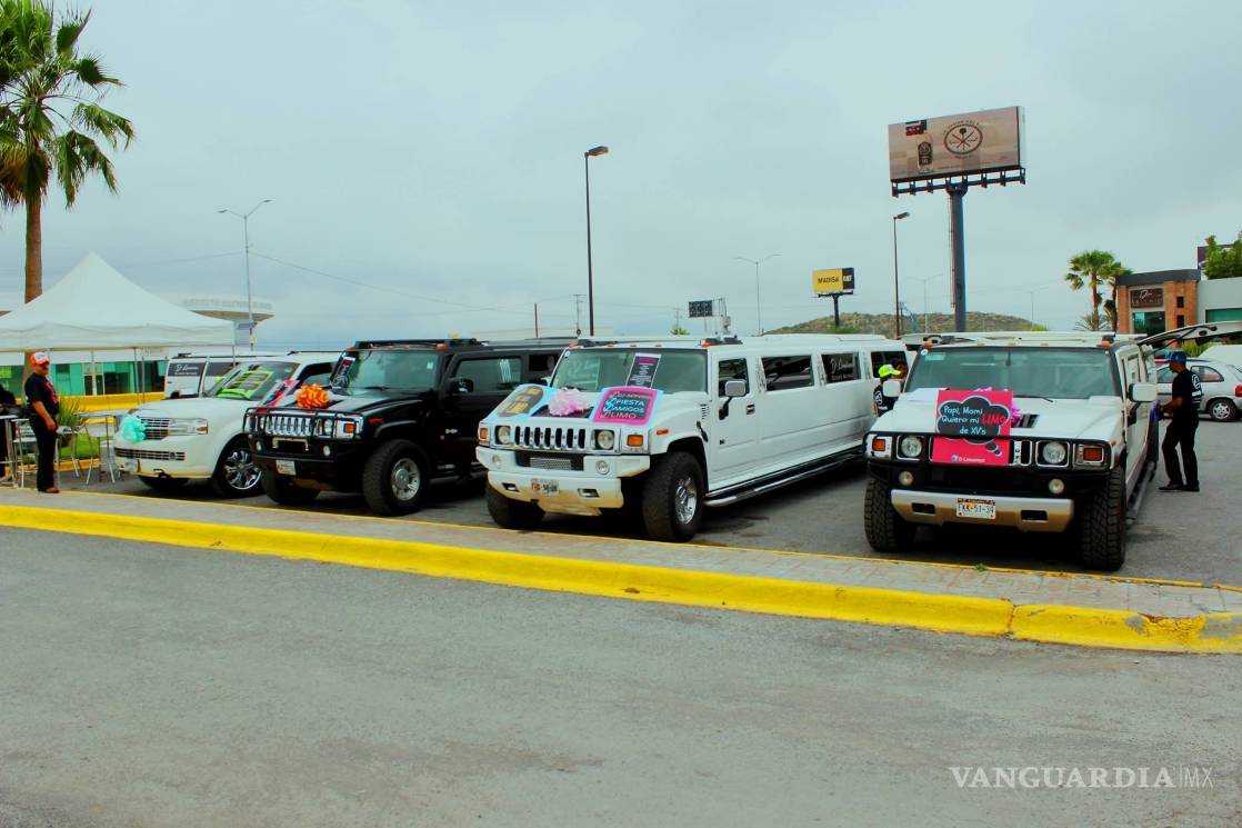 $!Limusinas para XV Años podrían estar violando la ley… los festejos también siguen reglamentos