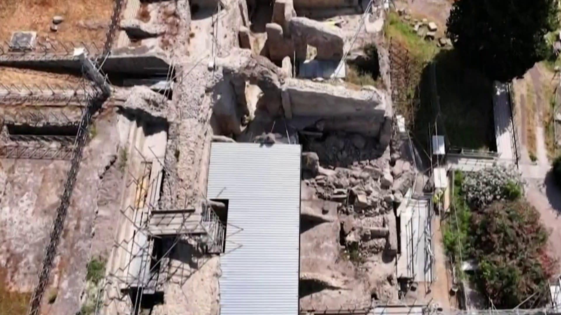 Un terremoto causa el derrumbe parcial en edificios de Pompeya. Noticias en tiempo real