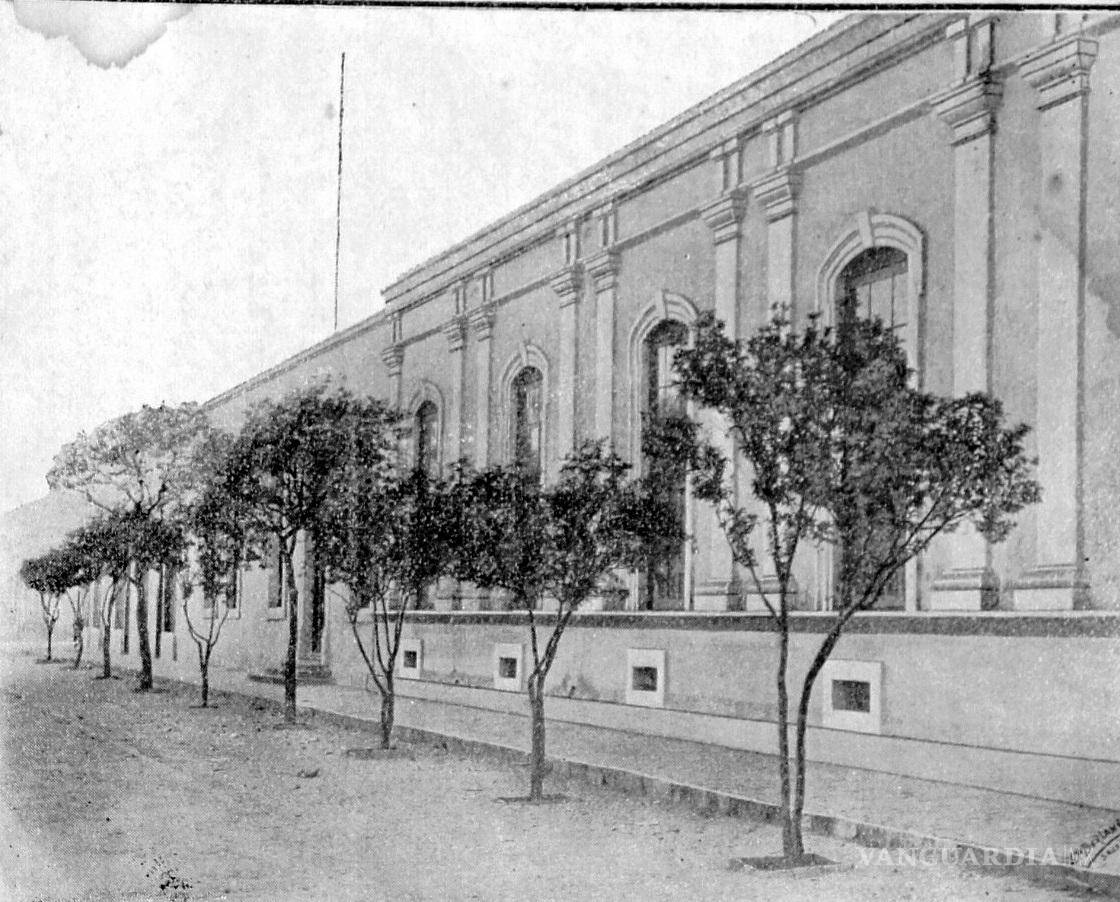 $!El edificio del antiguo Ateneo Fuente fue decorado especialmente para la ocasión.