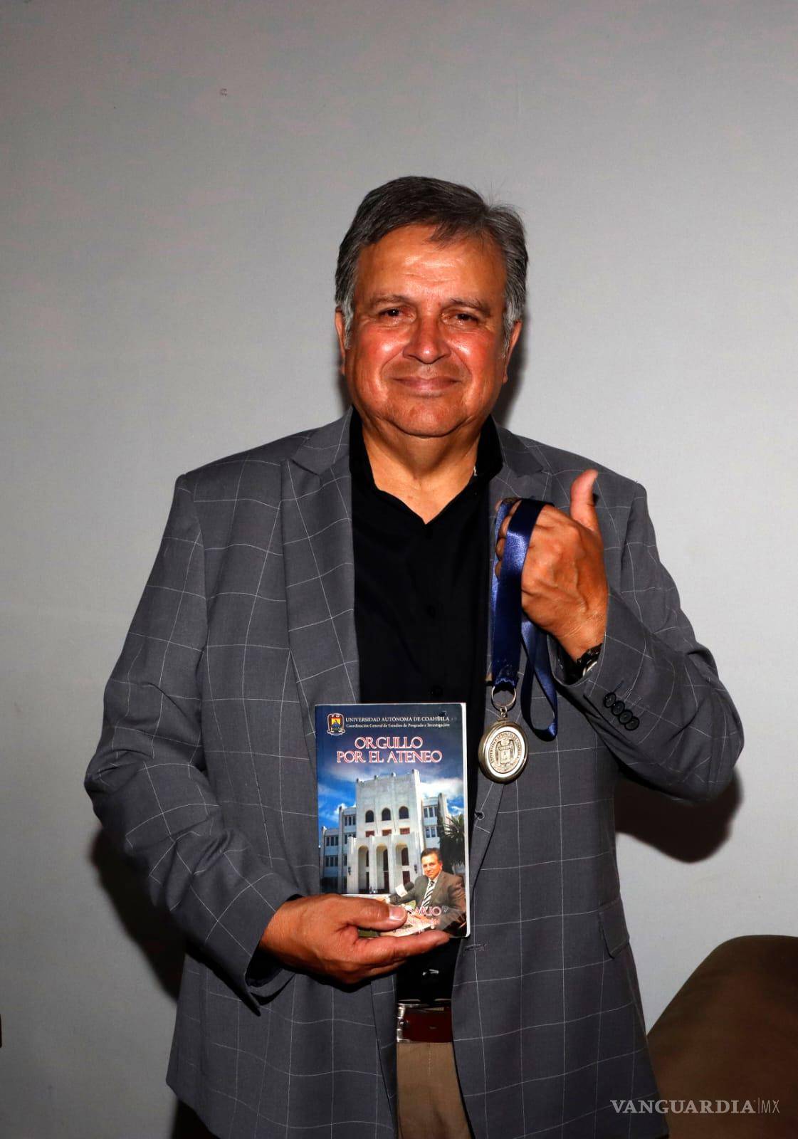 $!Pérez Ocampo reconoce la influencia de sus propios maestros, rindiendo homenaje a aquellos que lo inspiraron y guiaron en su camino educativo.