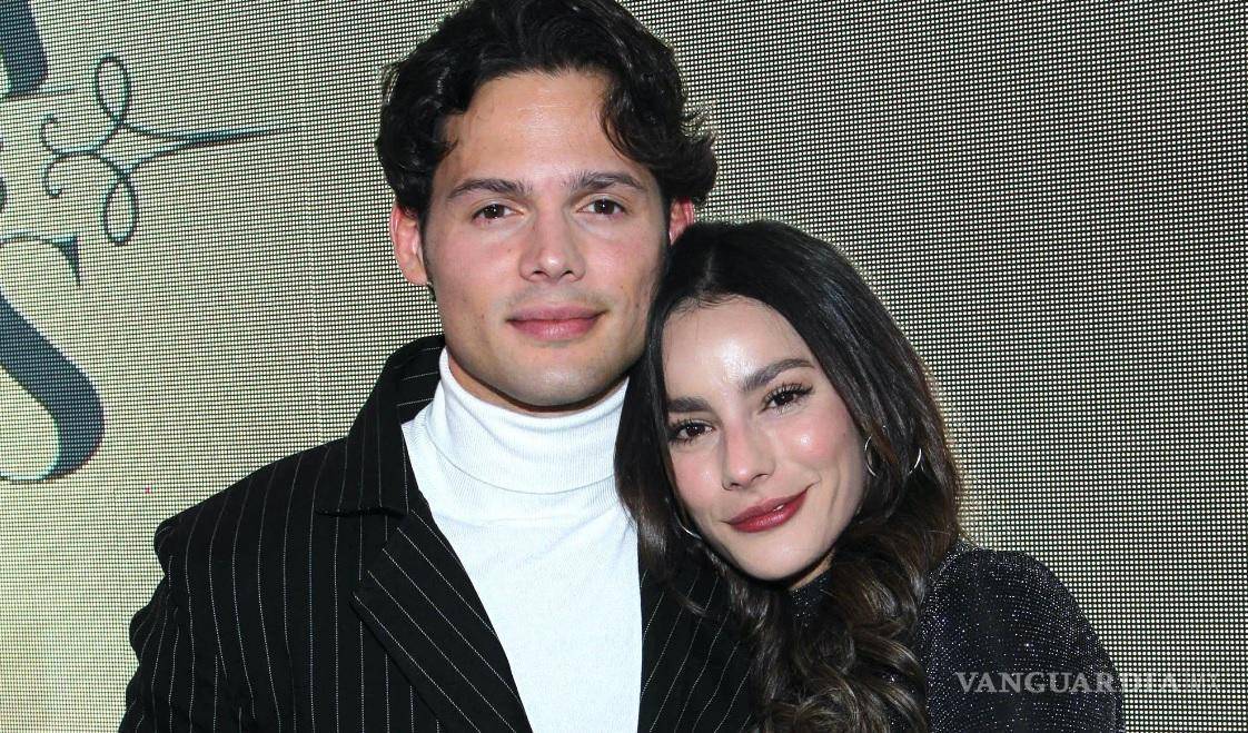$!El venezolano Emmanuel Palomares y Oka Giner son la pareja joven de “Perdona nuestros pecados”.